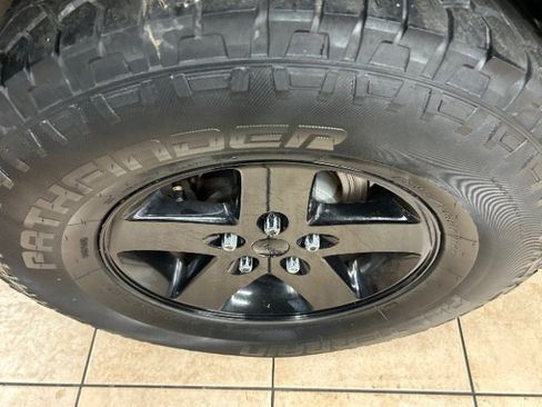 Used 2013 Jeep Wrangler Unlimited Sport image 16