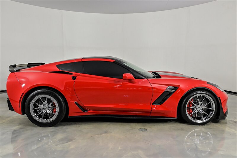 Used 2016 Chevrolet Corvette Z06 w/ 3LZ Preferred Equipment Group RWD image 10
