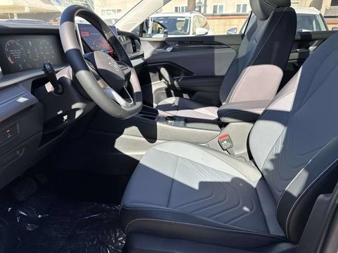 New 2026 Volkswagen Tiguan SE AWD/4WD image 12