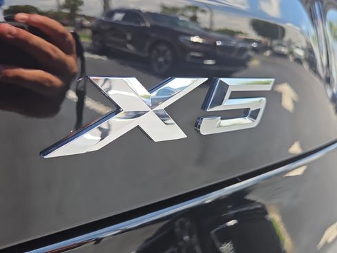 Used 2022 BMW X5 xDrive40i w/ Premium Package AWD/4WD image 37