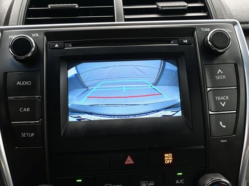 Used 2016 Toyota Camry LE image 7