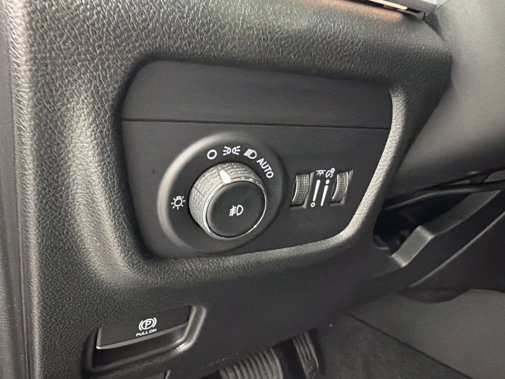New 2027 Jeep Grand Cherokee Limited RWD image 14