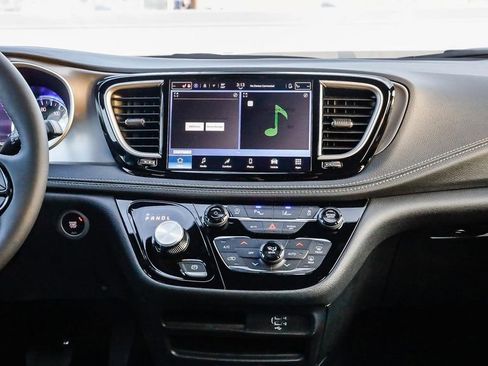 New 2026 Chrysler Pacifica Select w/ S Appearance Package image 14