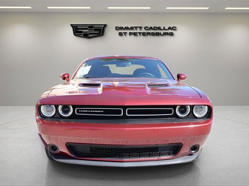 Used 2019 Dodge Challenger SXT image 8