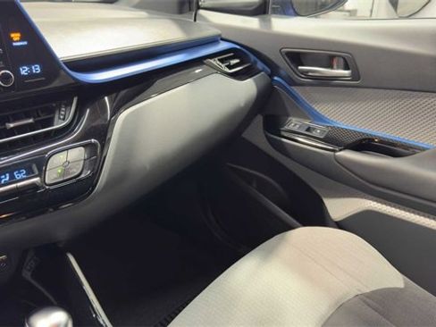 Used 2019 Toyota C-HR XLE image 27