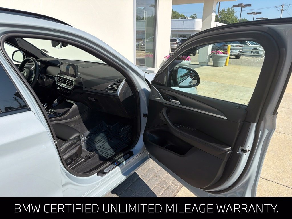 Certified 2025 BMW X4 xDrive30i w/ M Sport Package AWD/4WD image 19
