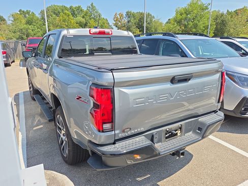 Used 2023 Chevrolet Colorado Z71 w/ Z71 Convenience Package 2 AWD/4WD image 5