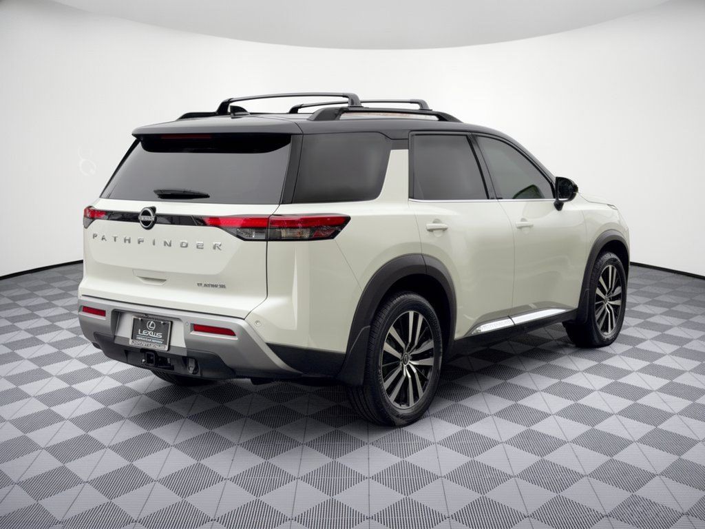 Used 2024 Nissan Pathfinder Platinum FWD image 9
