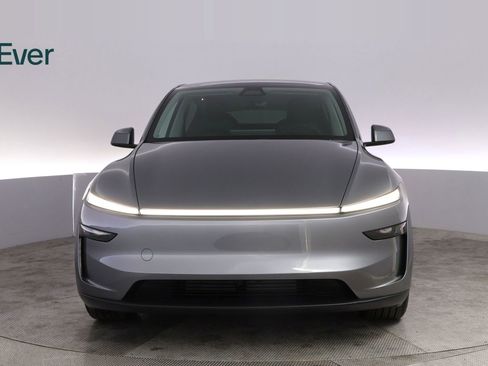 Used 2026 Tesla Model Y Long Range RWD image 12