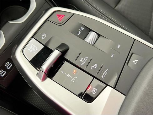 Used 2025 BMW X1 xDrive28i w/ Technology Package image 16