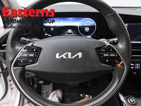 Used 2023 Kia Niro Wind w/ Wind Preserve Package FWD image 10