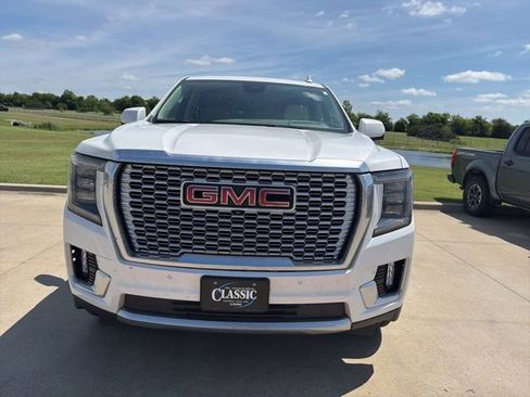 Used 2023 GMC Yukon Denali AWD/4WD image 3