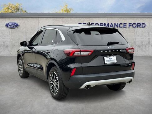 Certified 2023 Ford Escape SE FWD image 9