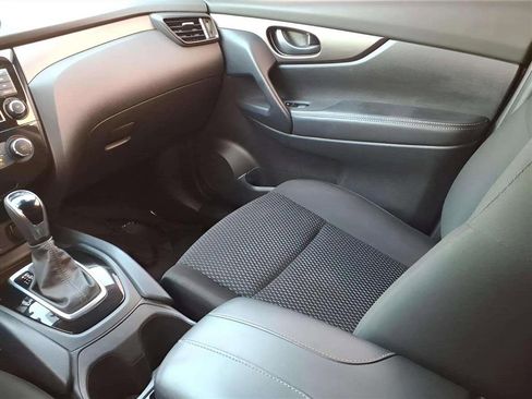 Used 2021 Nissan Rogue Sport S image 12