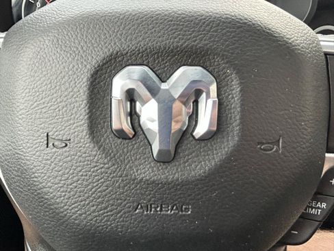 Used 2022 RAM 1500 Big Horn AWD/4WD image 19