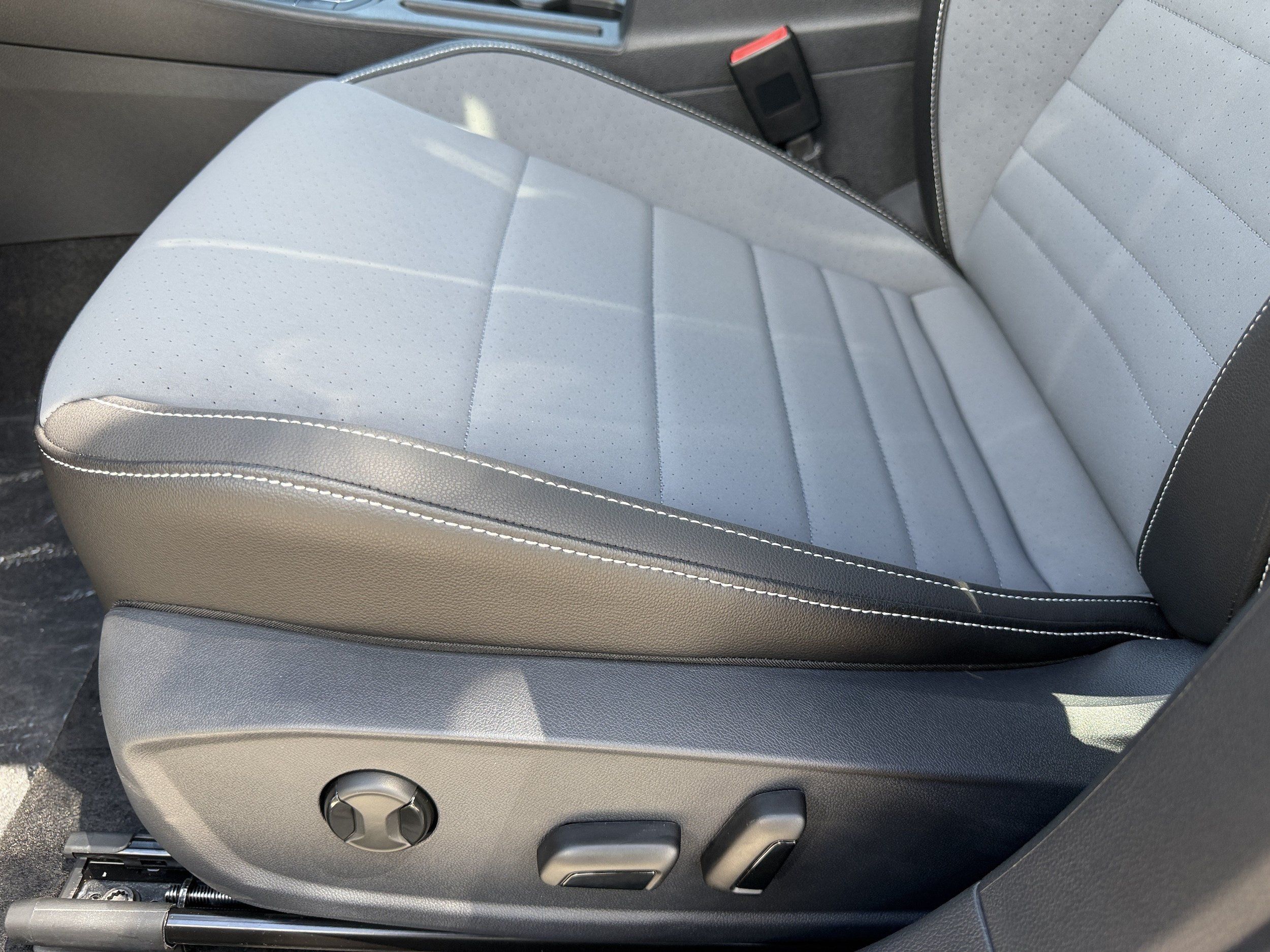 New 2027 Volkswagen Jetta SE FWD image 21