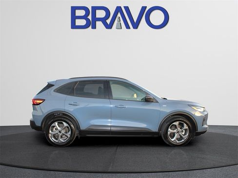 Used 2025 Ford Escape ST-Line image 4