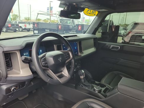 Used 2025 Ford Bronco Outer Banks w/ Sasquatch Package image 7
