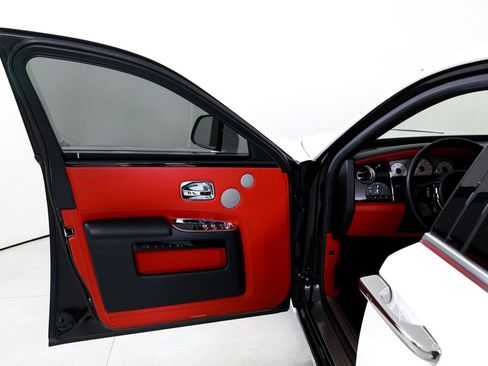 Used 2019 Rolls-Royce Ghost RWD image 11