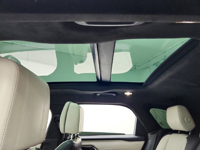 Used 2018 Land Rover Range Rover Velar AWD/4WD image 22