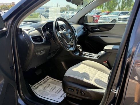 Used 2022 Chevrolet Equinox LT w/ Driver Convenience Package AWD/4WD image 12