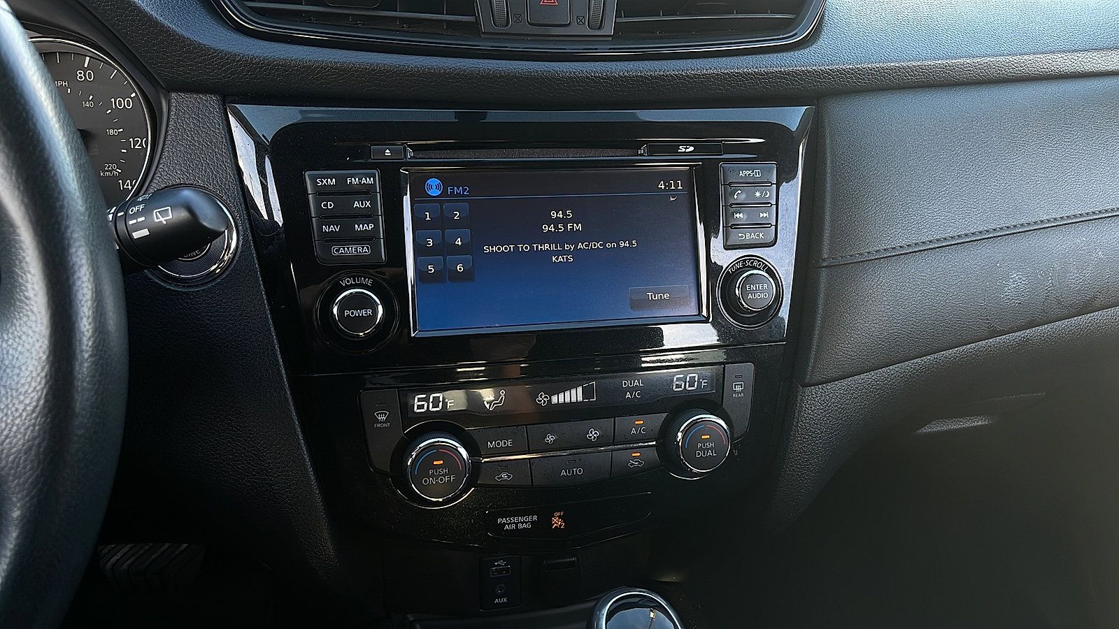 Used 2017 Nissan Rogue SV w/ SV Premium Package AWD/4WD image 17