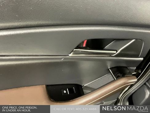 Used 2021 MAZDA CX-30 FWD 2.5 S w/ Premium Package image 23