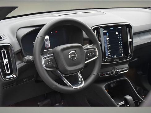 Certified 2024 Volvo C40 P8 Recharge Plus w/ Climate Package image 9