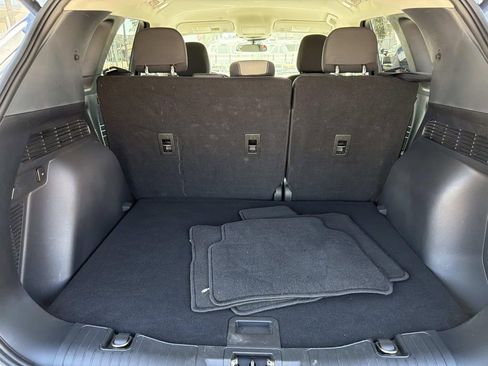 Certified 2022 Ford Escape SE w/ SE Sport Appearance Package image 8