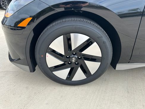 New 2025 Hyundai Ioniq 6 SE image 30