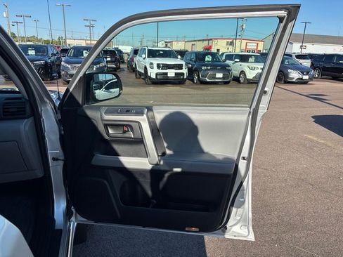 Used 2011 Toyota 4Runner SR5 w/ Premium Pkg w/Leather AWD/4WD image 31