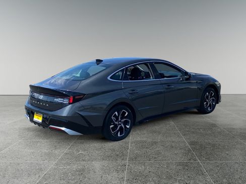 Used 2025 Hyundai Sonata SEL FWD image 5
