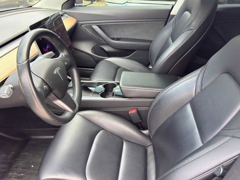Used 2019 Tesla Model 3 Standard Range Plus image 9