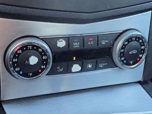 Used 2009 Mercedes-Benz C 300 Sedan image 32