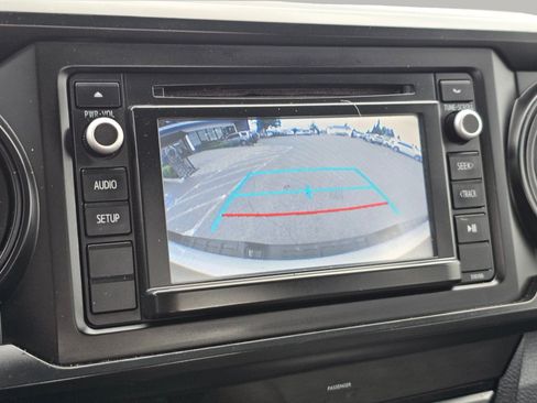 Used 2016 Toyota Tacoma SR RWD image 9
