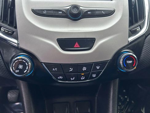 Used 2018 Chevrolet Cruze LS image 25