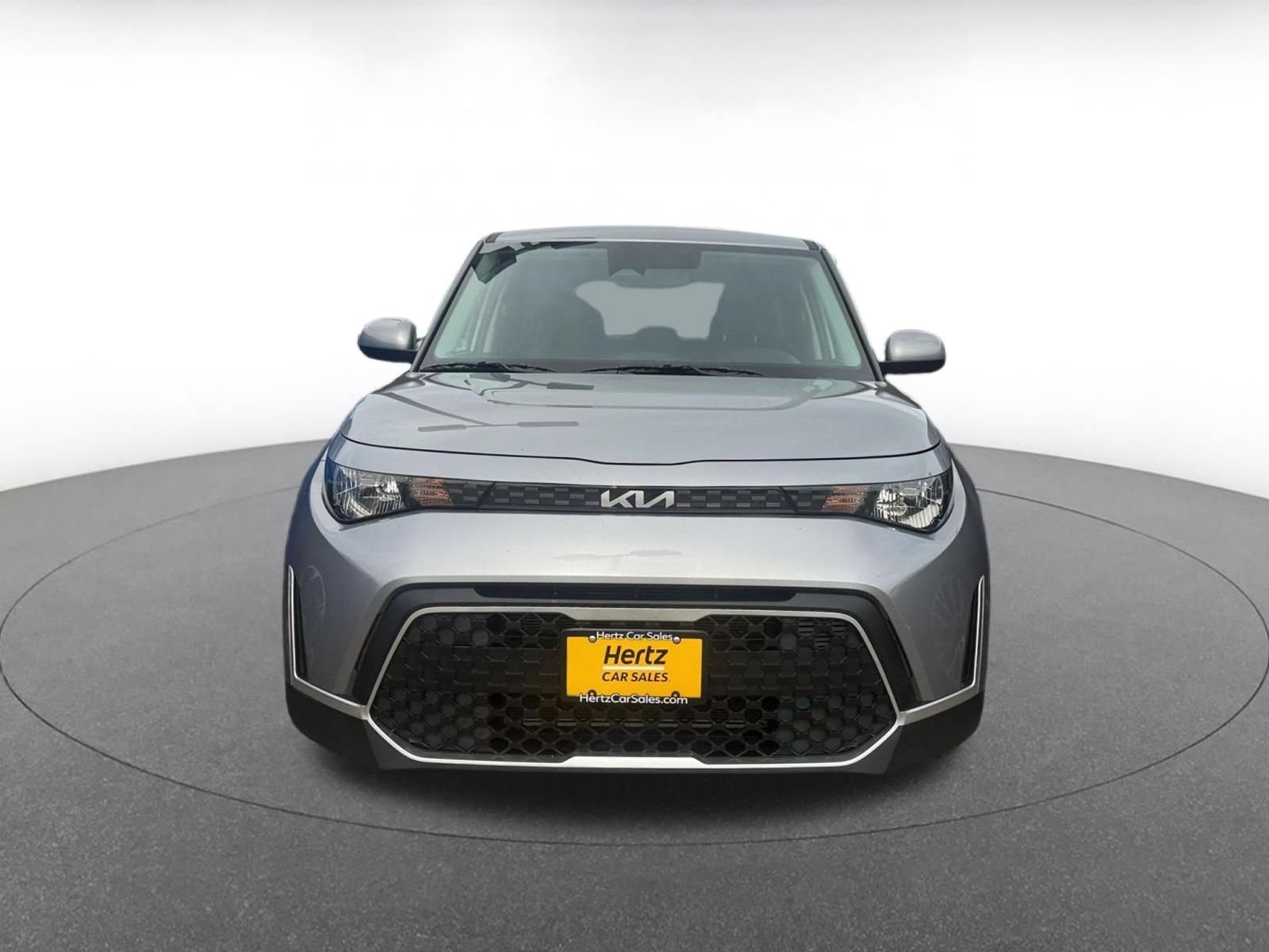 Used 2025 Kia Soul LX w/ LX Technology Package FWD image 2