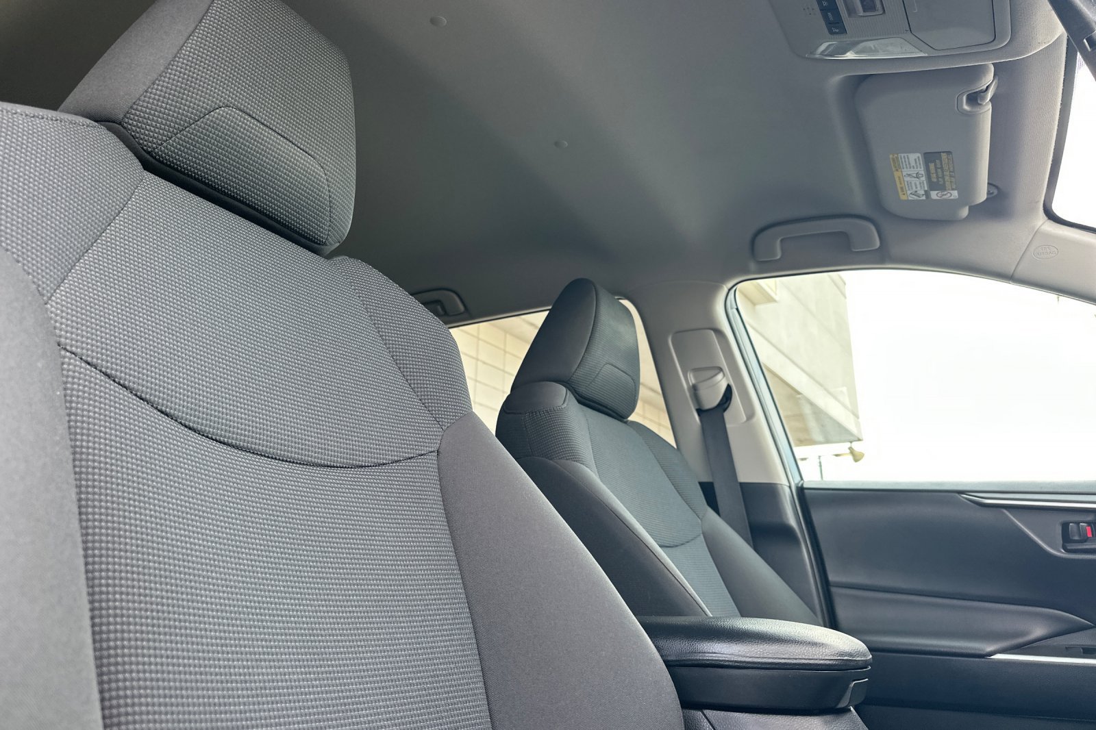 Certified 2021 Toyota RAV4 LE AWD/4WD image 17