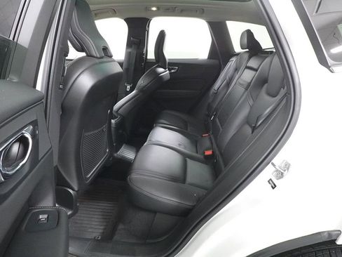 Used 2022 Volvo XC60 T8 Inscription w/ Advanced Package image 28