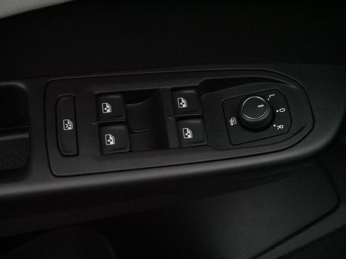 Certified 2025 Volkswagen Taos S AWD/4WD image 19