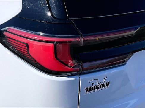 Used 2025 GMC Acadia Elevation image 23