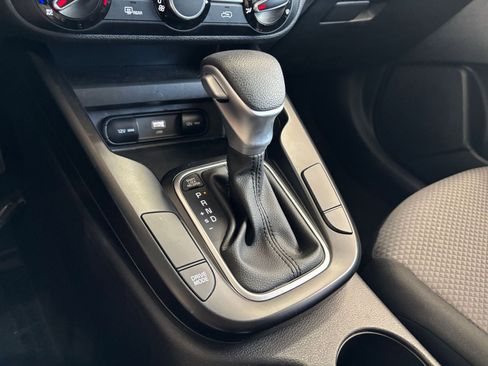 Used 2025 Kia Soul LX w/ LX Technology Package FWD image 39