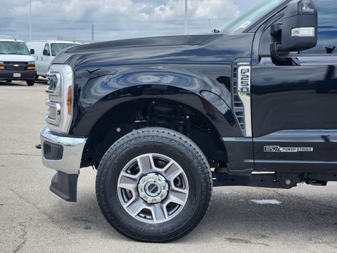 Used 2024 Ford F250 Lariat AWD/4WD image 9