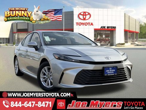 Used 2026 Toyota Camry LE image 1