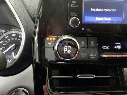 Used 2022 Toyota Highlander XSE image 17