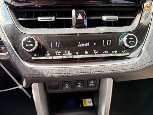 Used 2022 Toyota Corolla Cross XLE w/ Convenience Package AWD/4WD image 15
