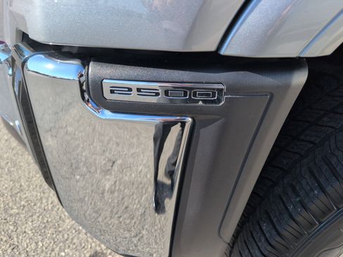 Used 2025 GMC Sierra 2500 SLT w/ SLT Premium Package image 2