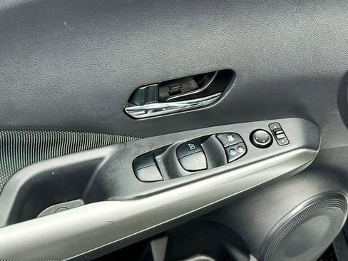 Used 2020 Nissan Kicks SV image 17