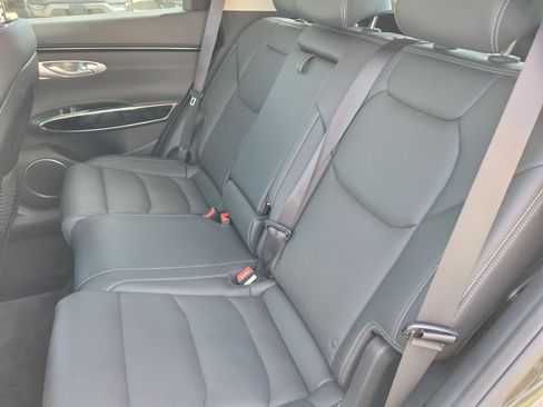 Used 2025 Genesis GV70 2.5T image 7