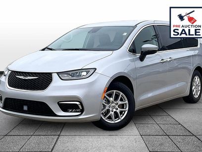 Used 2023 Chrysler Pacifica Touring-L